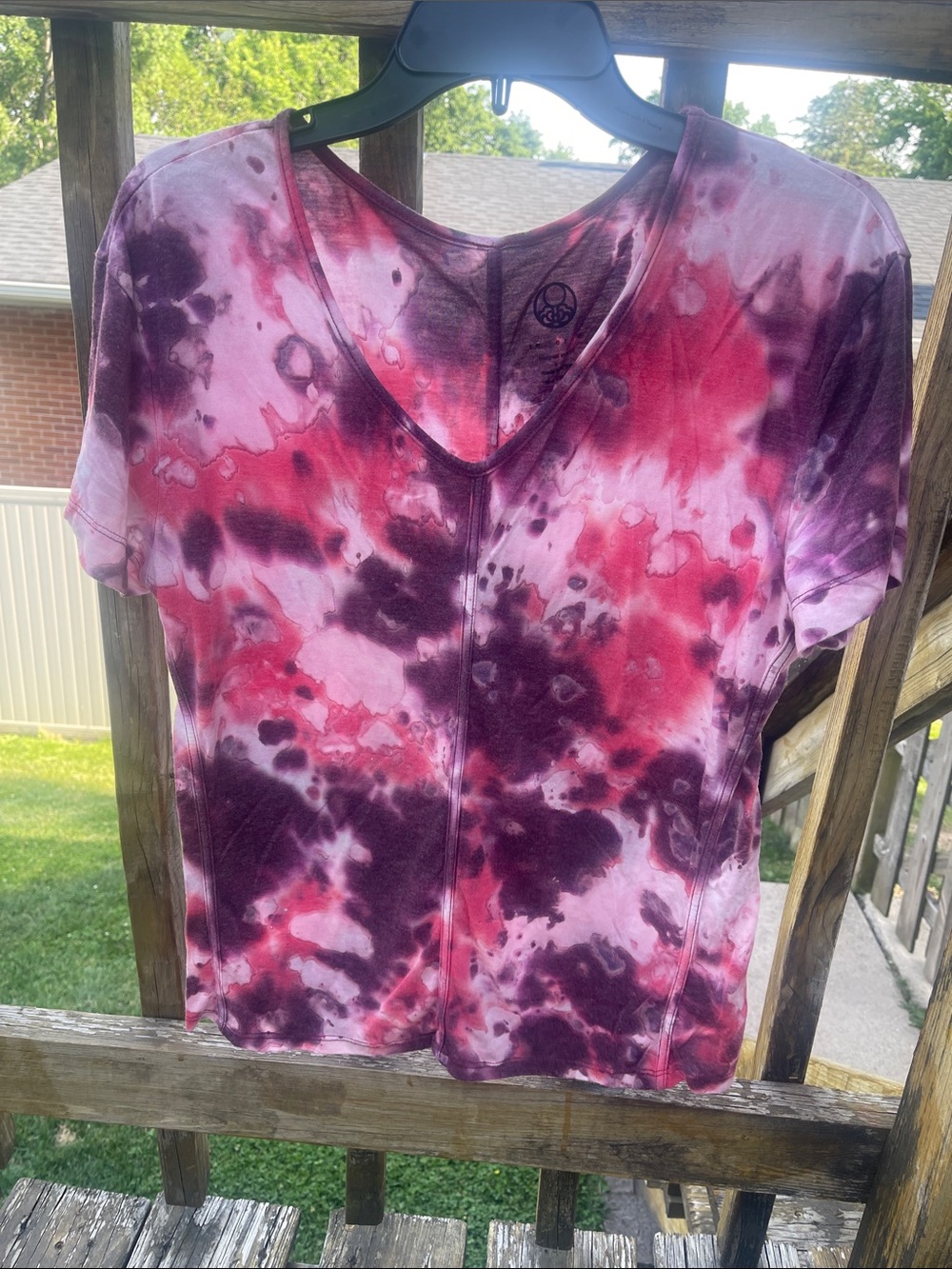 Women's Tie-Dye V-Neck Short Sleeve Top in Pink & Purple